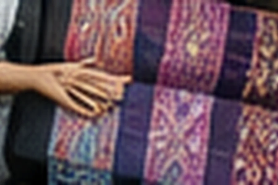 Tenun Ikat Lokal